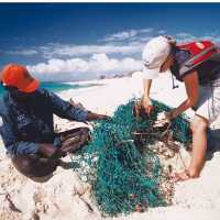 Clearing nets and marine debris from the Arhnem Land coastline